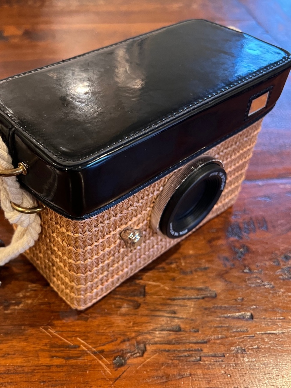 Retro Camera-Shaped Woven Straw Novelty Crossbody Shoulder Bag Purse - Picture 5 of 13